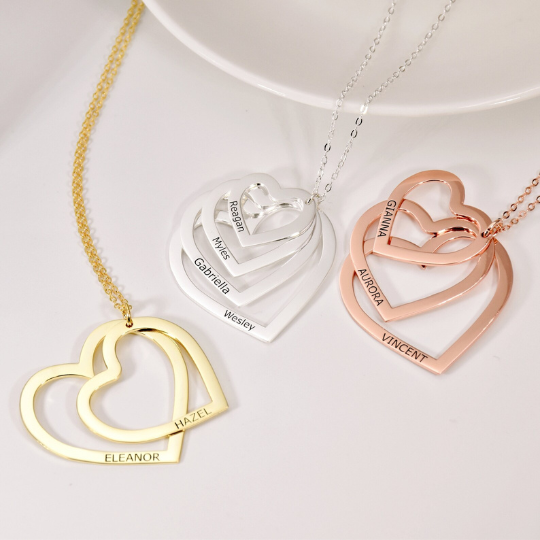 Collana Claire con Cuori Concentrici personalizzata con Incisioni - Acciaio Inossidabile