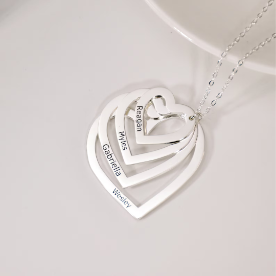 Collana Claire con Cuori Concentrici personalizzata con Incisioni - Acciaio Inossidabile
